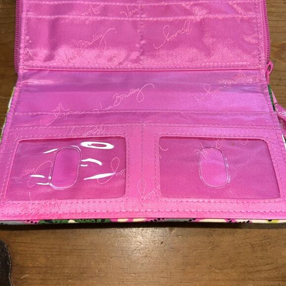 Vera Bradley Priscilla Pink Turn Smartphone Wallet - Picture 7 of 9